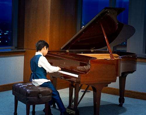 Zibo Wang (age 9) Division I: 3rd place, Six Variations from La Molinara Opera by Beethoven